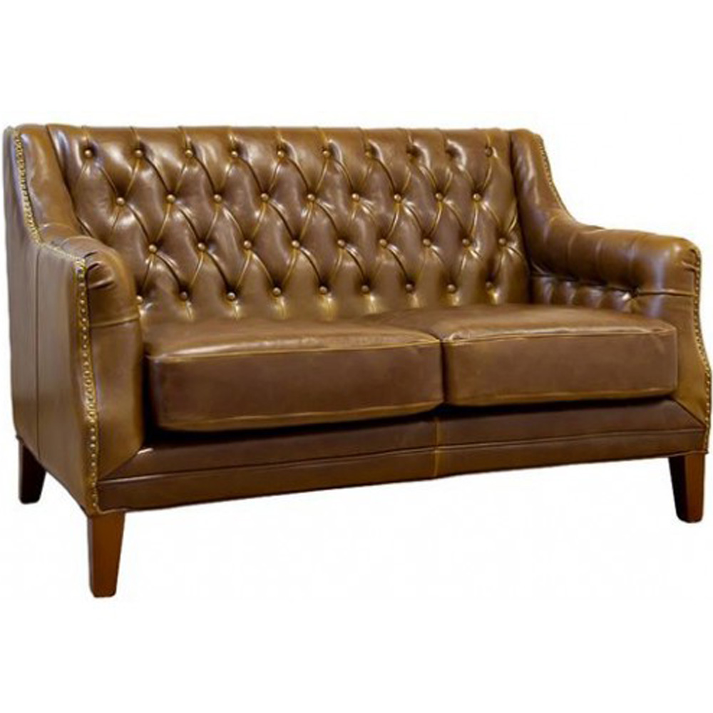 Кожаные двухместные. Garda Decor диван Chester. Диван Гарда декор. Диван двухместный. Кожаный диван с деревянными подлокотниками.