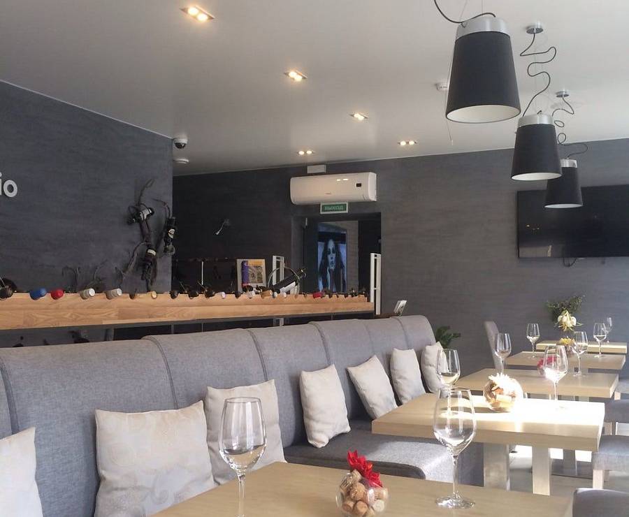 Винный бутик и бар Vinorio15