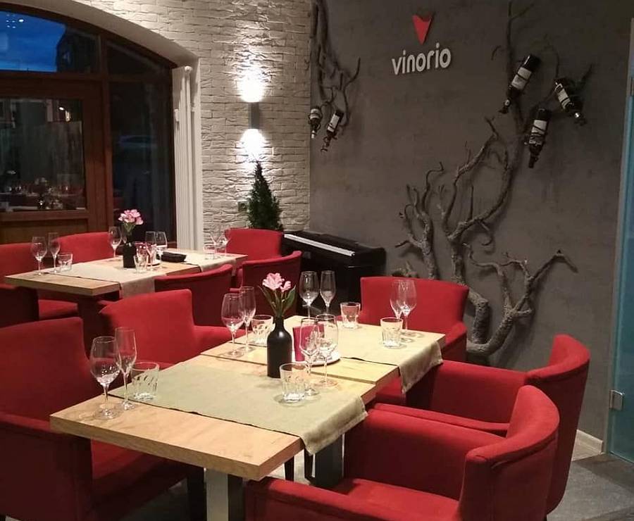 Винный бутик и бар Vinorio8