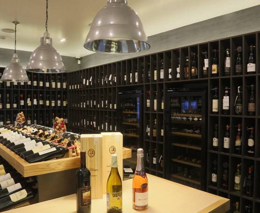 Винный бутик и бар Vinorio23