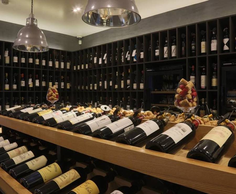 Винный бутик и бар Vinorio27