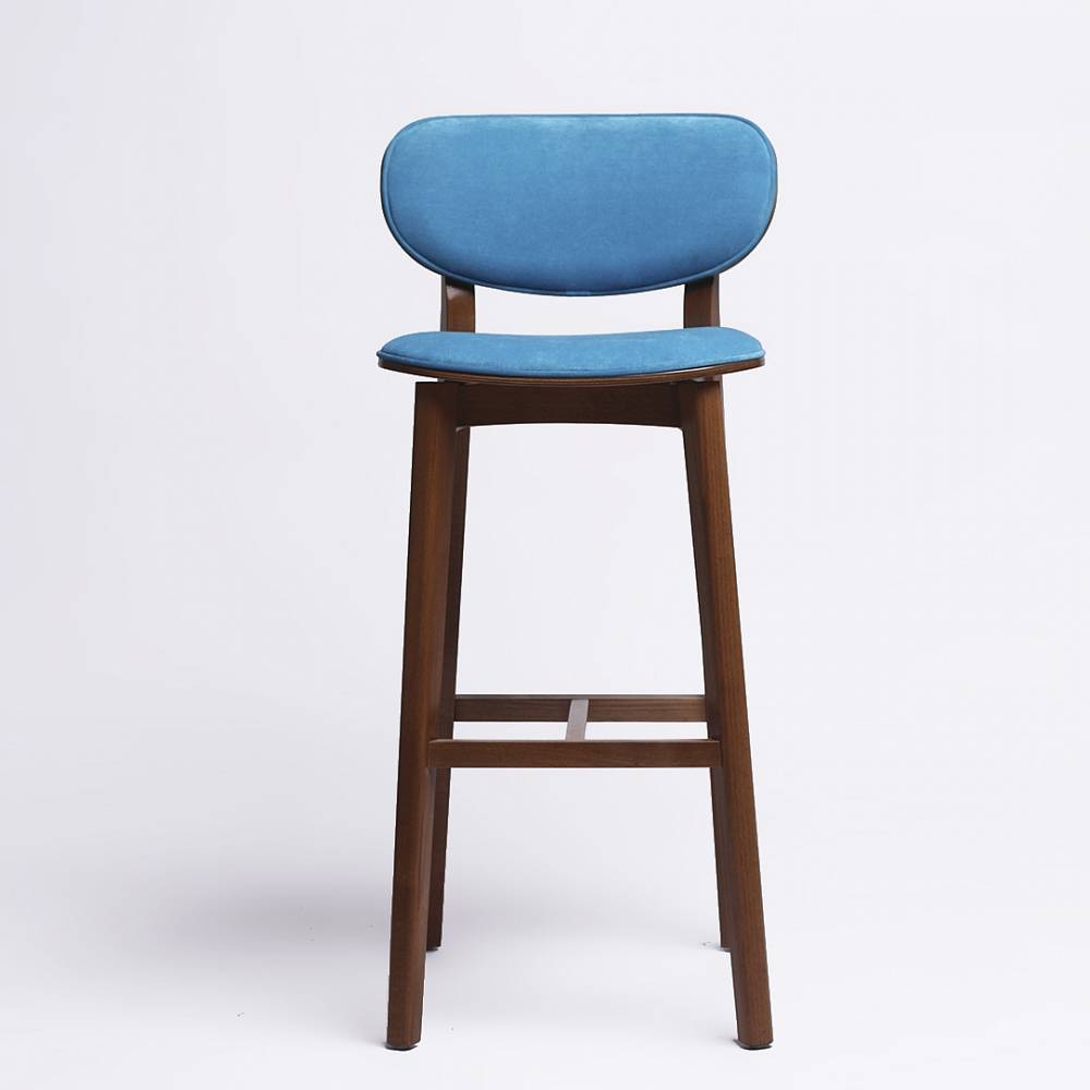 стул с деревянным сиденьем