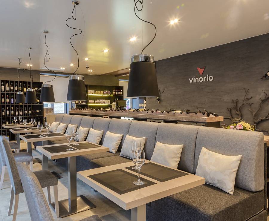 Винный бутик и бар Vinorio13