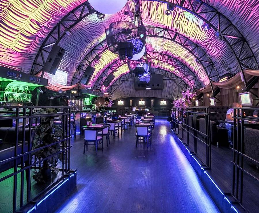 Бар Lookin Rooms (Известия Холл)27