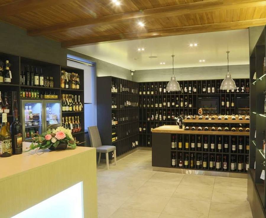 Винный бутик и бар Vinorio19