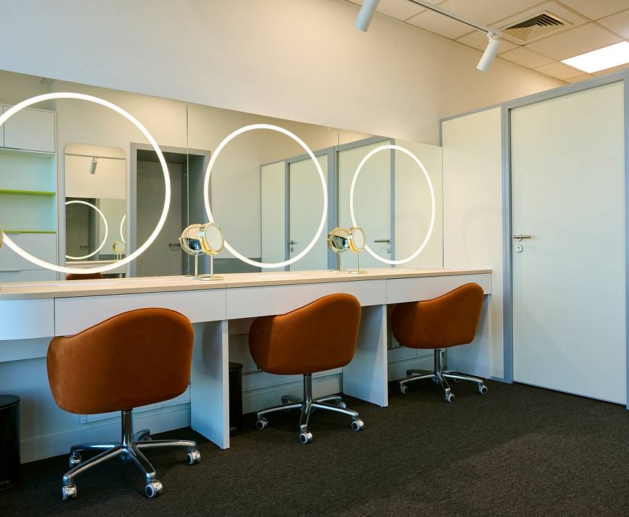 CREW LOUNGE S7 AIRLINES8