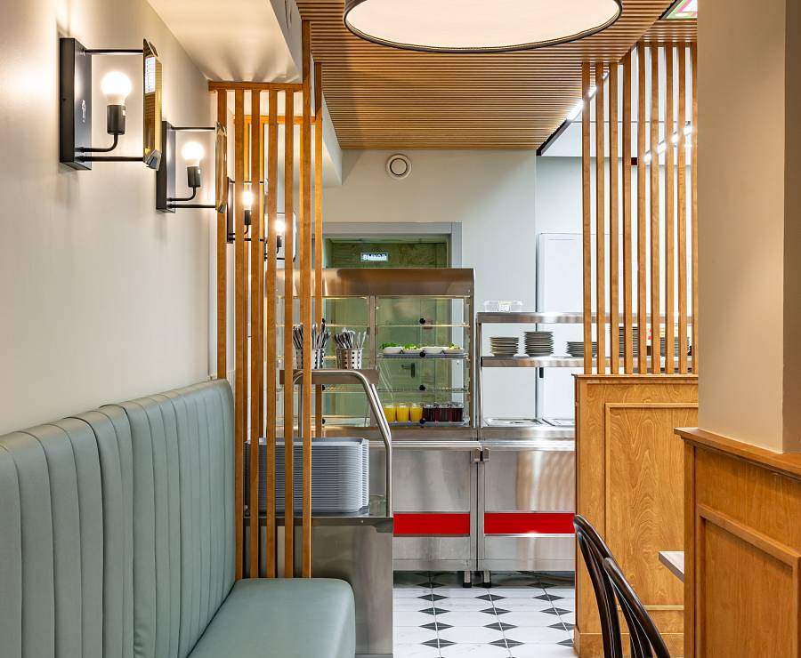 Столовая при отеле5